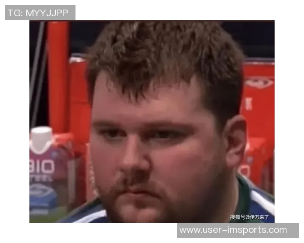 东契奇体重反弹双下巴现身腰腹部游泳圈引发关注 东契奇体重反弹双下巴现身腰腹部游泳圈引发关注