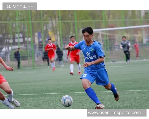 国脚谢文能现身西班牙人训练基地韩德宝等小将积极参与训练提升技艺